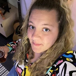 Meet your Posher, Alexis